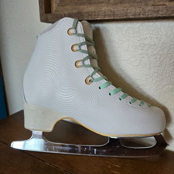 EDEA Wave 260 w/John Wilson Coronation Ace Blades 9.5" Women's Figure Ice Skates - Picture 7 of 16
